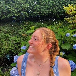 Meet your Posher, Julia